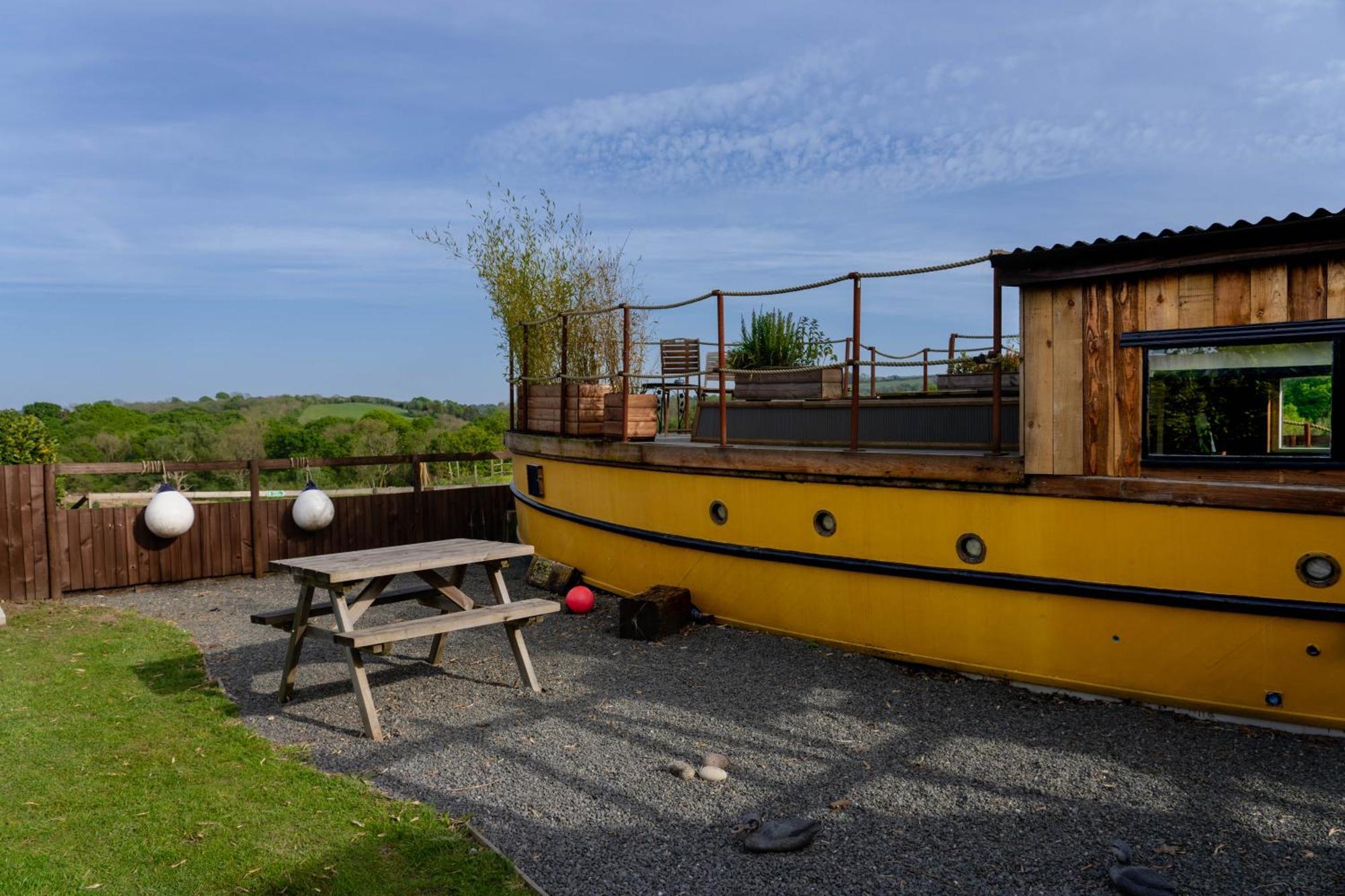 Swallowfield Glamping-Unsinkable Yeovil Exterior foto